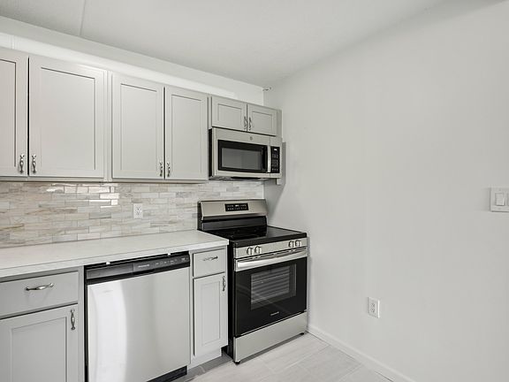 2nd image of 373 E Main St #4ed924486