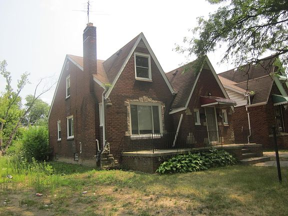 3rd image of 18930 Goulburn Ave