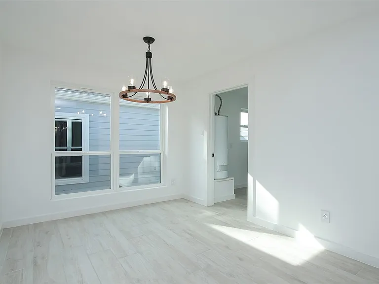 8518 Furlong Ln — Photo 18