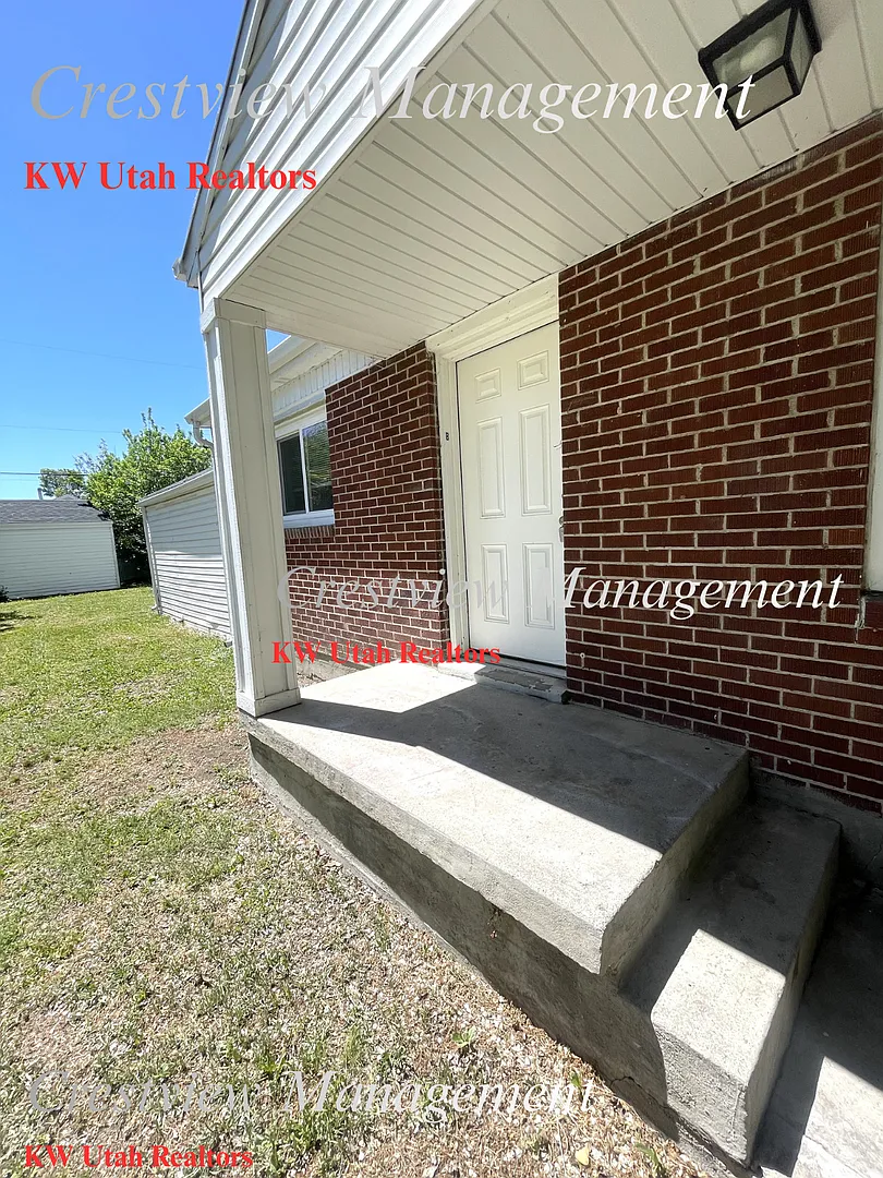 Building Photo - Lambourne Duplex