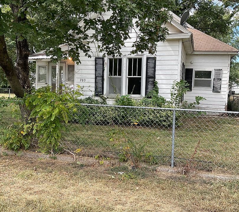 1st image of 703 N Smelter Ave