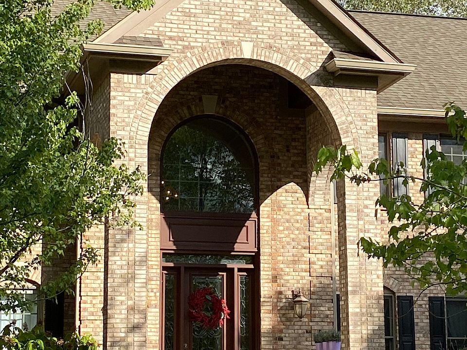 2nd image of 911 Baywood Ct