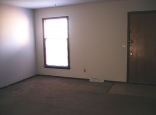 8776 W 79th Cir, Overland Park, KS 66204