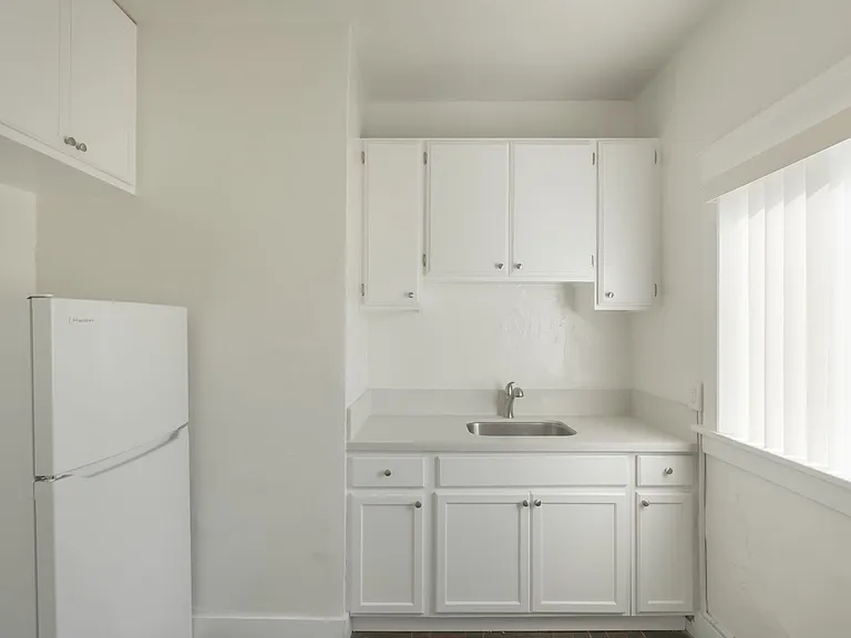 4309 S Main St — Photo 3
