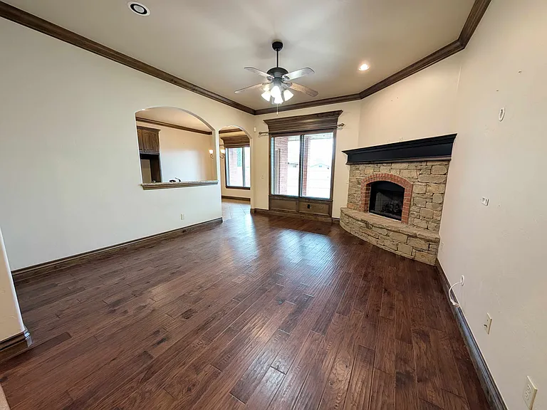 6405 Bent Wood Dr — Photo 4