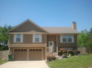 100 20th Ave, Greenwood, MO 64034