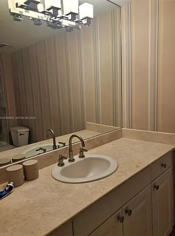 3 bed, 3.5 bath, $9,000 — Photo 3
