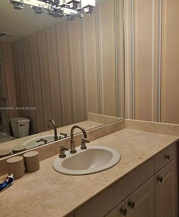 3rd image of 20201 E Country Club Dr APT 2409