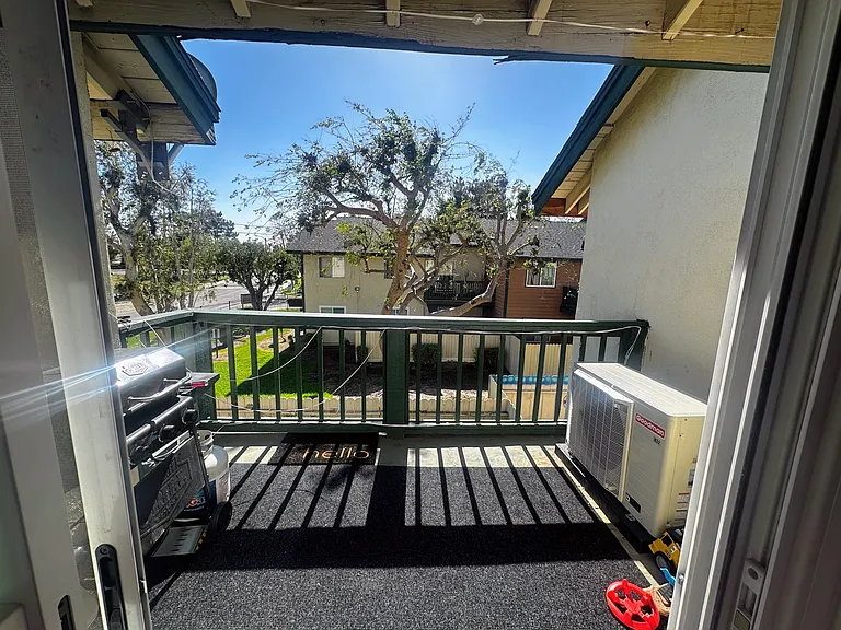 balcony