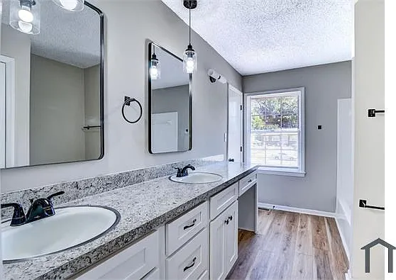 305 Red Roan Pl — Photo 6