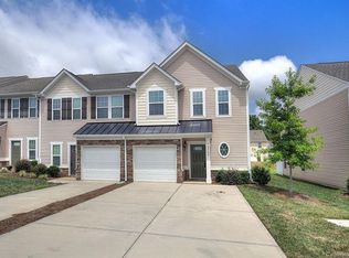 2704 Silverthorn Dr, Charlotte, NC 28273
