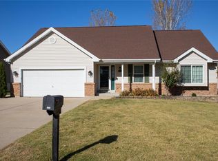 2620 Deercreek Ct, Columbia, IL 62236