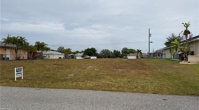 2nd image of 607 SE 27th Ter