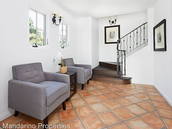 5th image of 216 Santa Barbara St Unit C