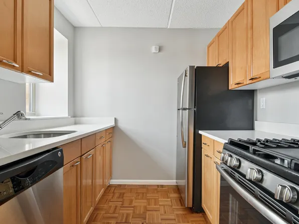 345 East 64th Street image 8 of 13