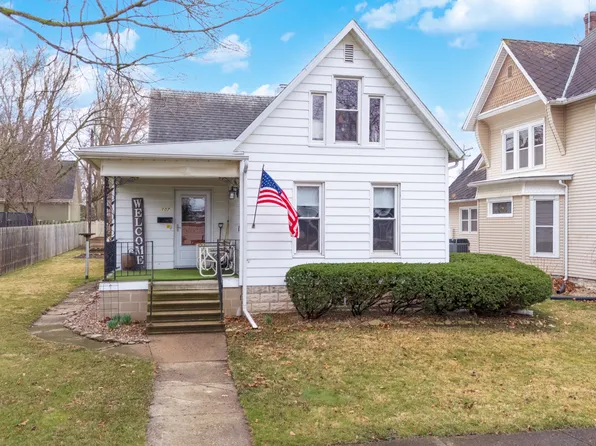107 W Elm St, Fairbury, IL 61739