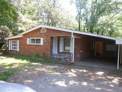 4th image of 423 Cummins St