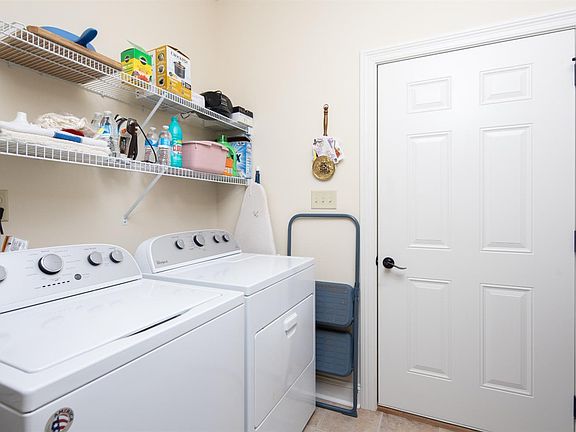 4th image of 274 Clairmont Dr #274