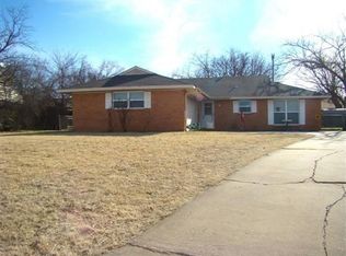 1601 Douglas Dr, Iowa Park, TX 76367