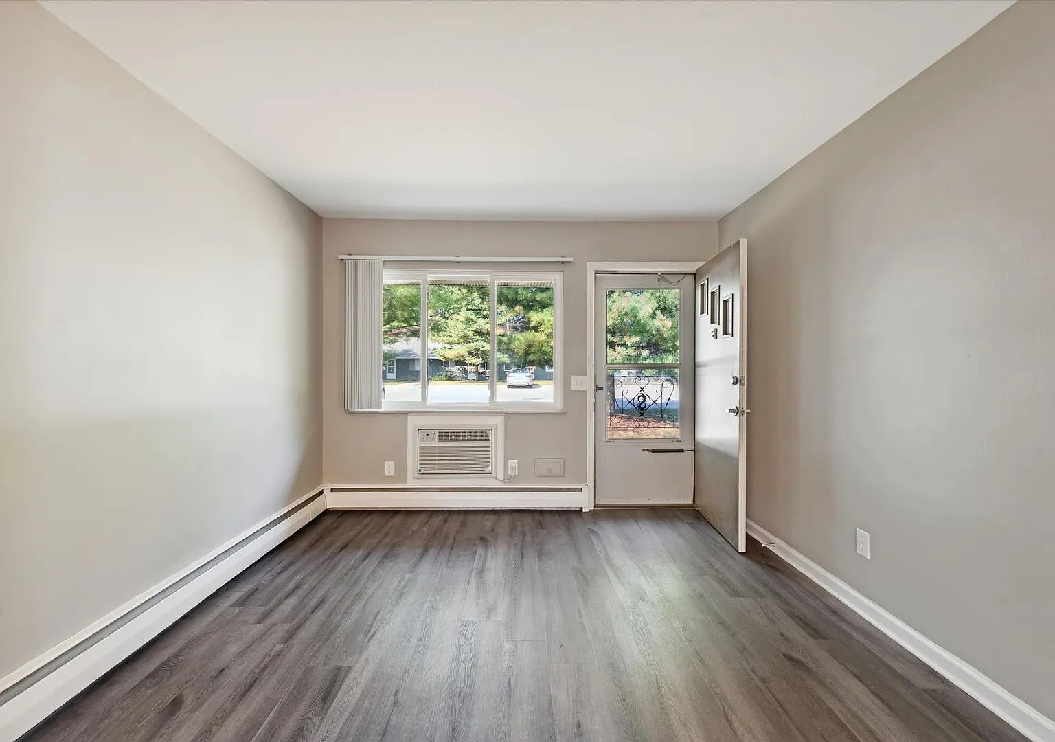 3808 W Sylvania — Photo 2