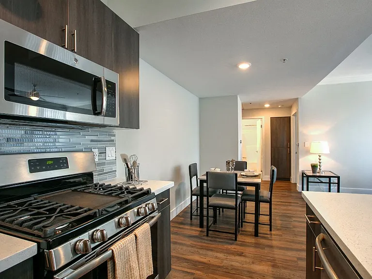 Midvale Apartments — Photo 13