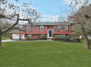 10 Debra Hill Dr, Poughkeepsie, NY 12603