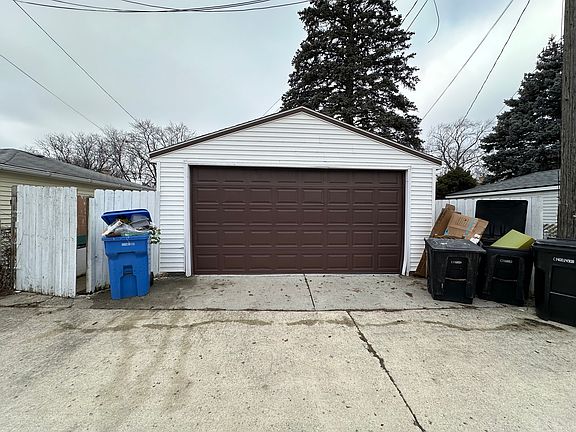 3rd image of 3517 N Pittsburgh Ave