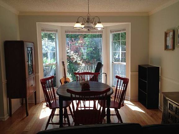 Eat in kitchen, bay window