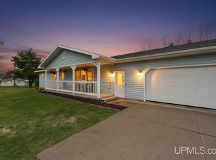 4469 D.15 Rd, Bark River, MI 49807