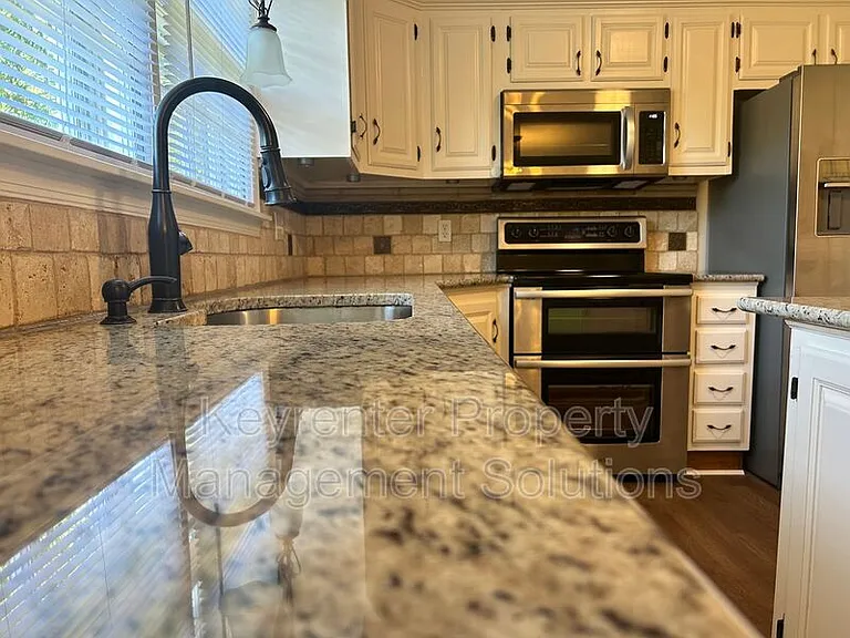 510 Shore Rd — Photo 14