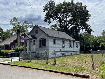 32 Salix St, Warwick, RI, 02889
