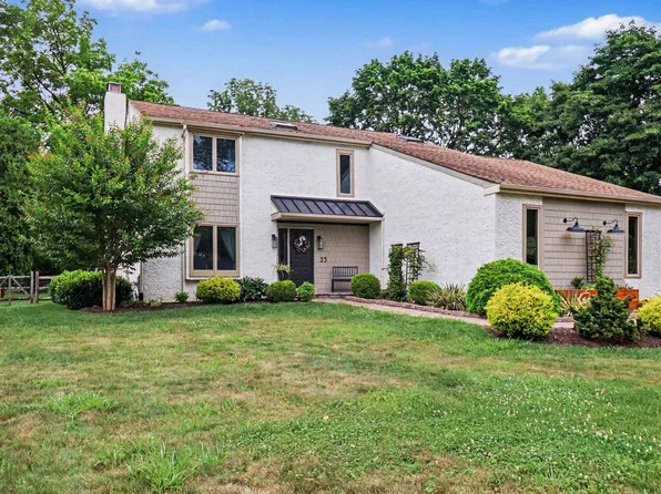 25 E Knowlton Rd, Media, PA 19063