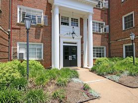 32 University Circle Apartments