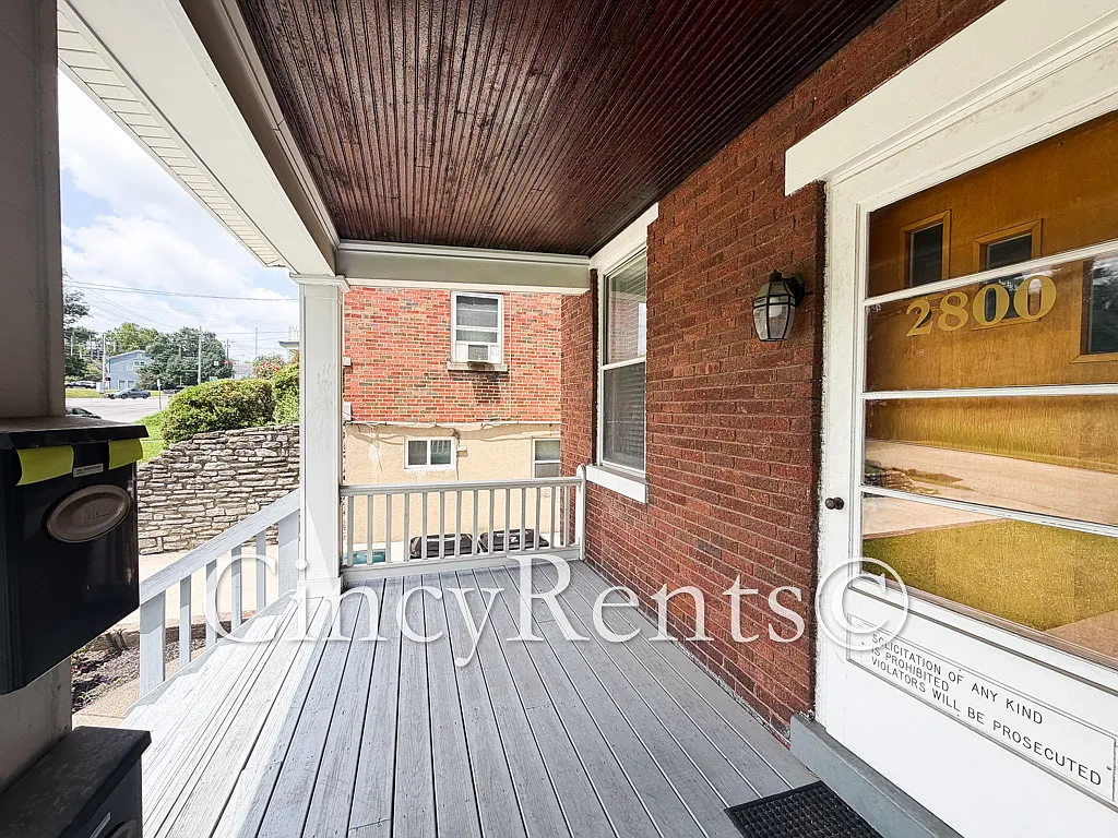 2800 Observatory Avenue Unit: 1| Neighborhood: Hyde Park | 800 Square Feet at Hyde Park — Photo 2