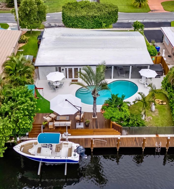 160 SE 9TH Street, Pompano Beach