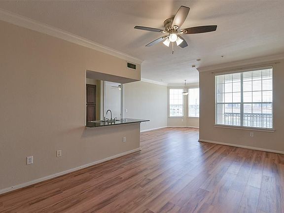 5th image of 7575 Kirby Dr APT 2316