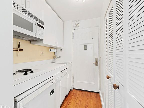 4th image of 25 Tudor City Pl APT 1401