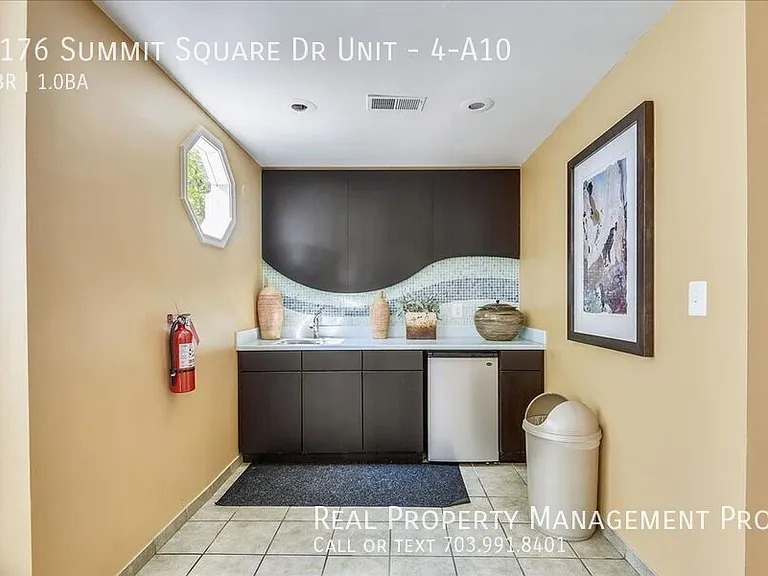 3176 Summit Square Dr #4-A10 — Photo 32