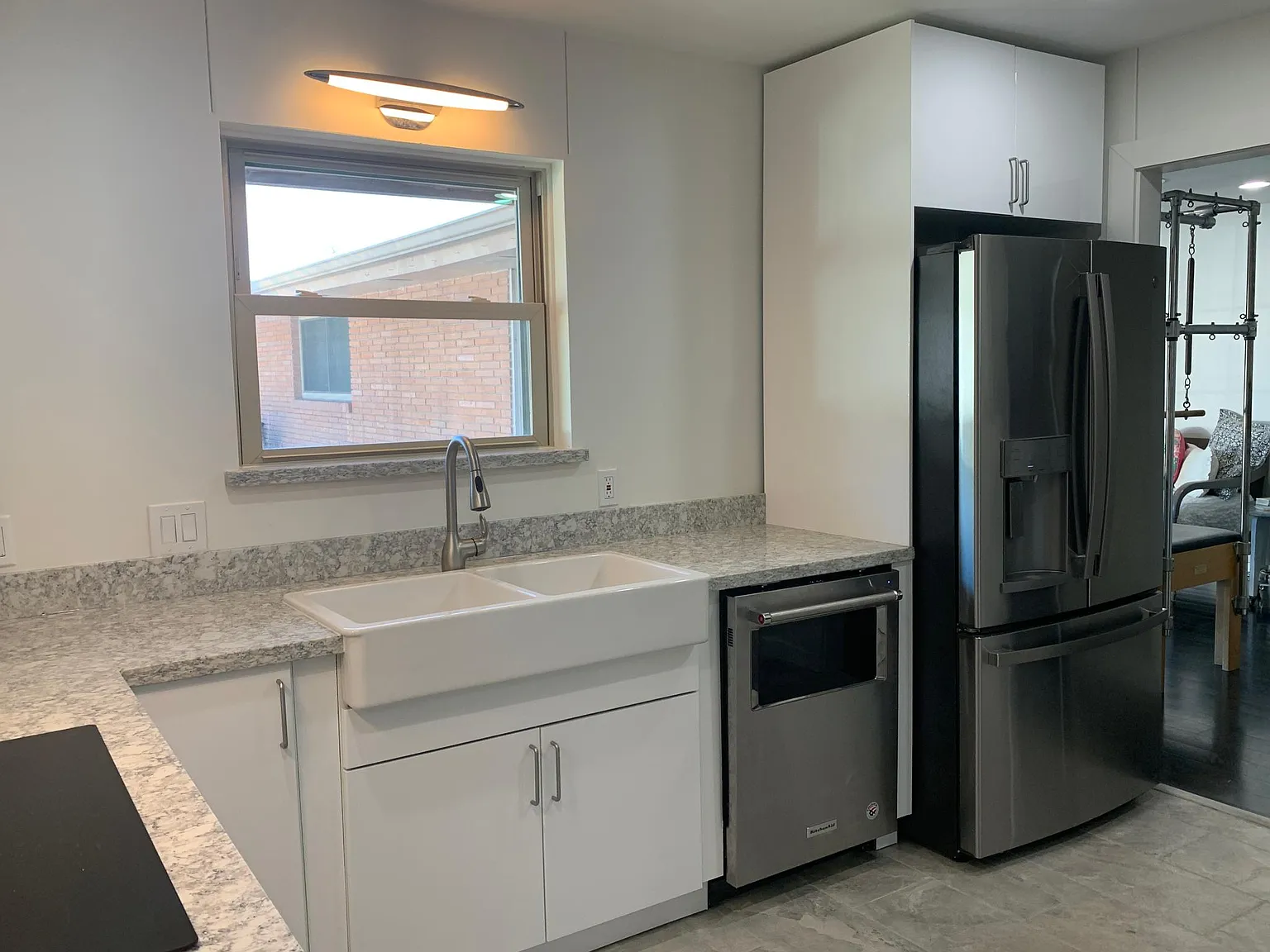 3 bed, 1855 sqft, $2,300 — Photo 2