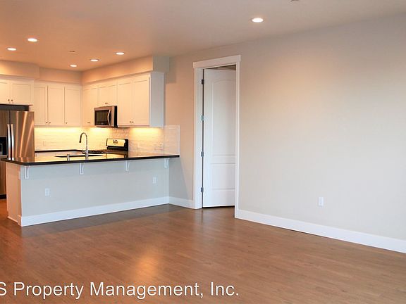 3rd image of 2305 Winchester Blvd Unit 207