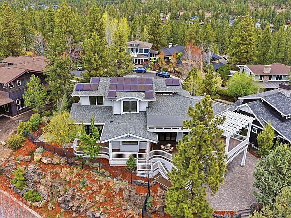 4th image of 2433 NW Sacagawea Ln