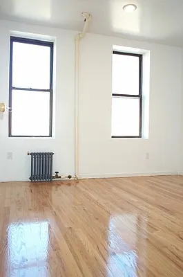 Rented by Tower Brokerage | media 21