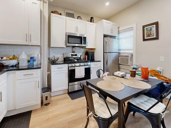 368 Chelmsford St #2R, Lowell, MA 01851