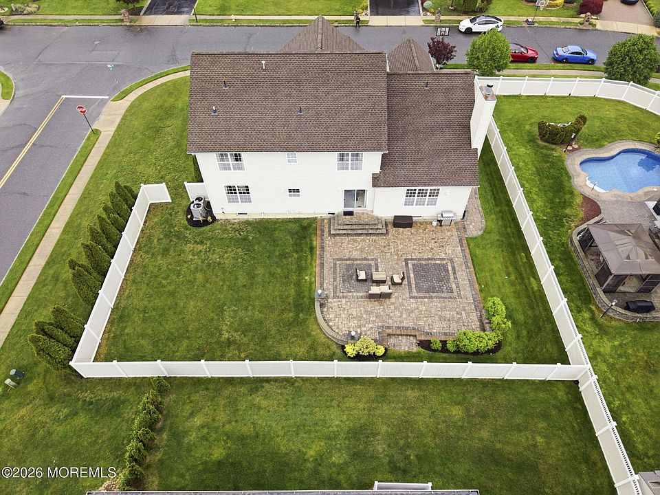 2nd image of 15 Ellis Court