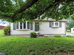 260 Clover Ln, Hanover, PA 17331