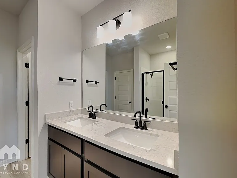 8003 Andravida Dr — Photo 8