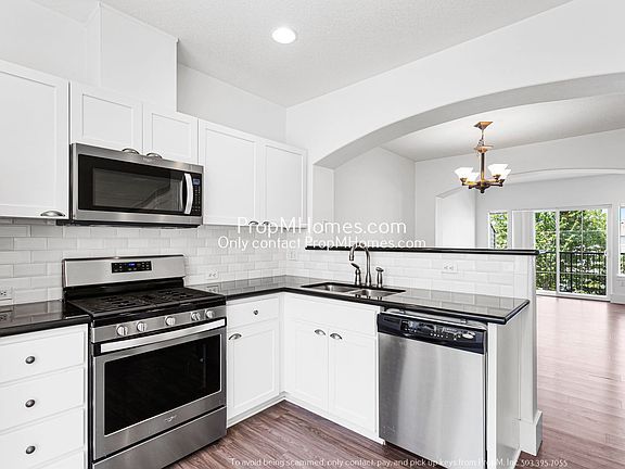 5th image of 720 NW 118th Ave APT 102