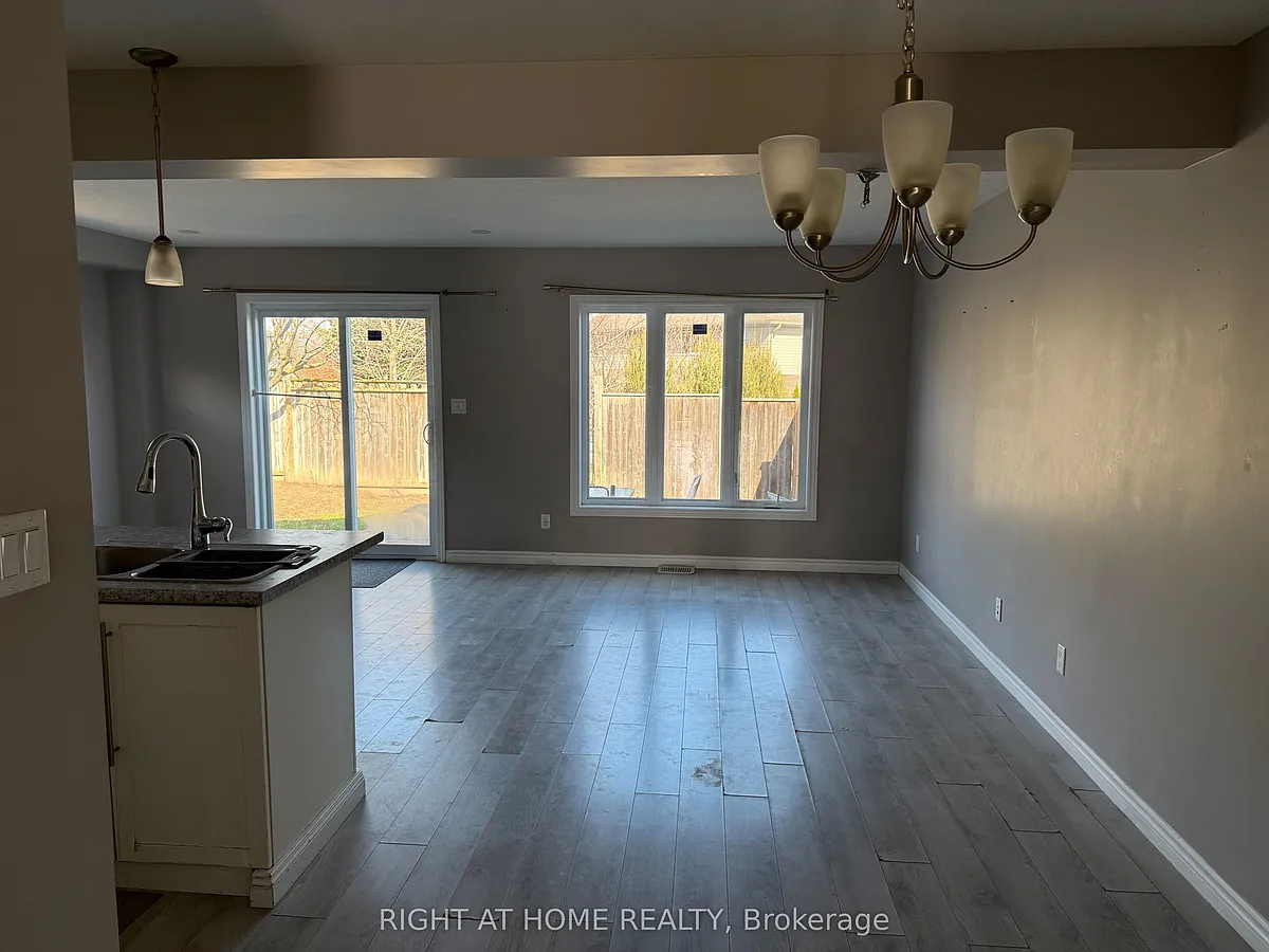 Building Photo - 133 Templewood Dr