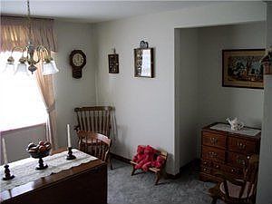 5th image of 950 Thomas Fox Dr E