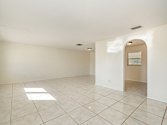 5th image of 4178 Holder Park Dr